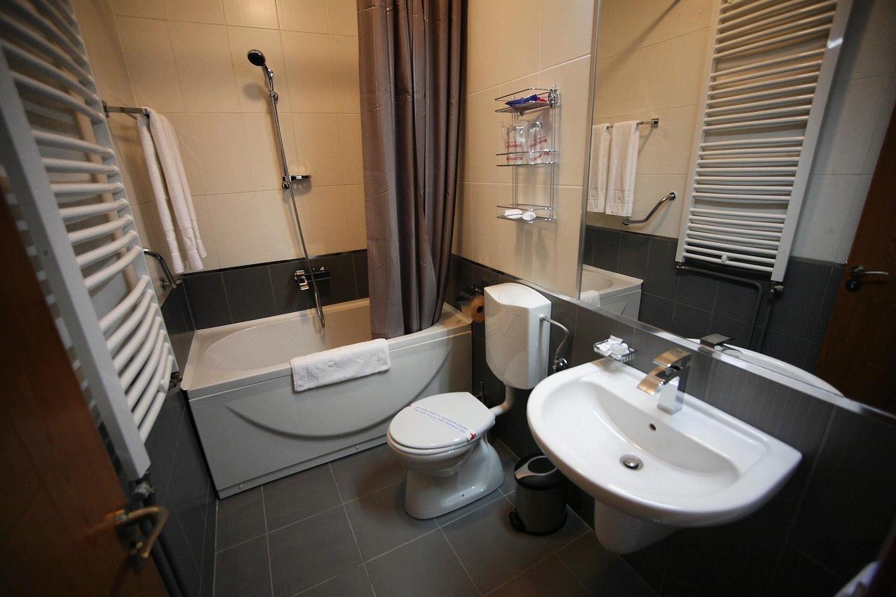 Golden Inn Hotel Majdanpek Екстериор снимка